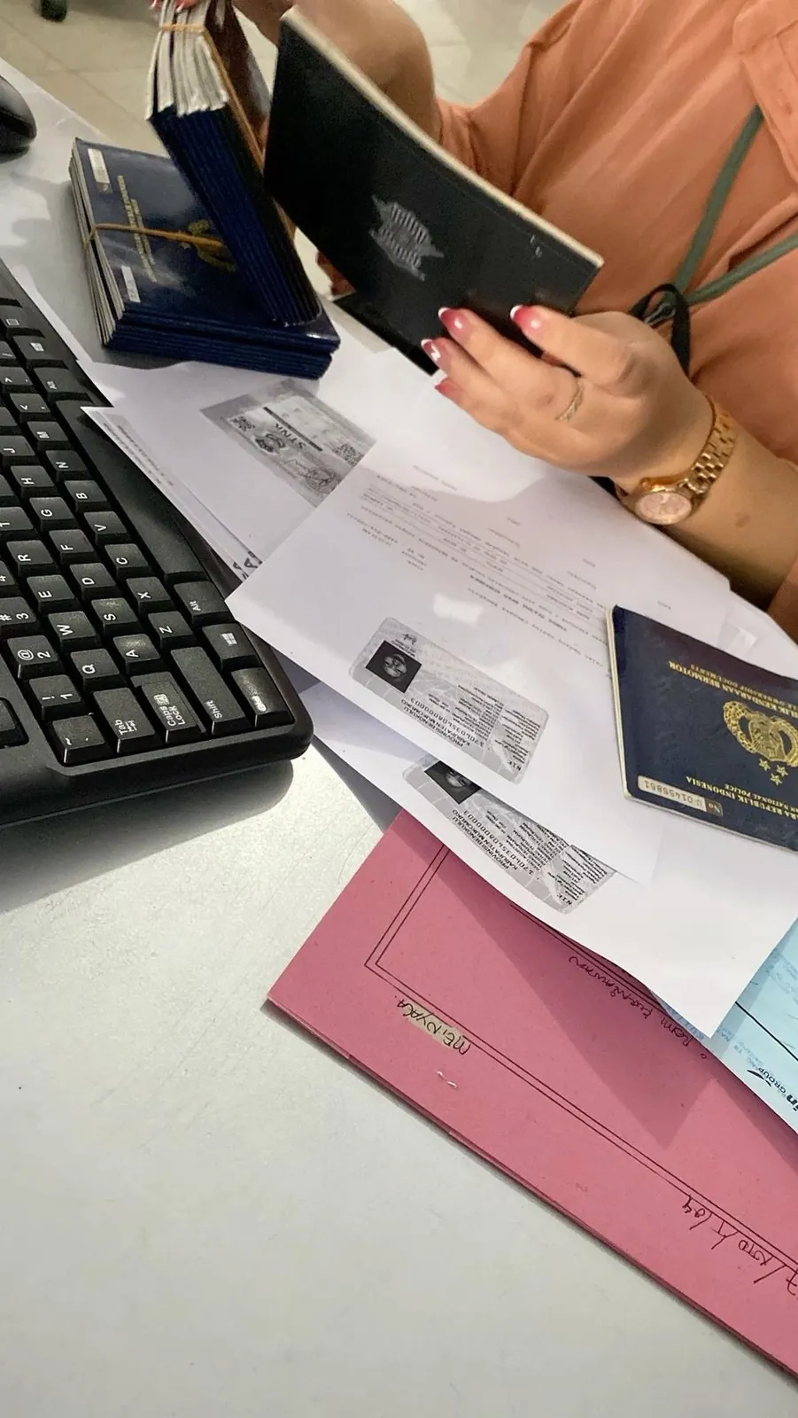 Загранпаспорт и документы для визы